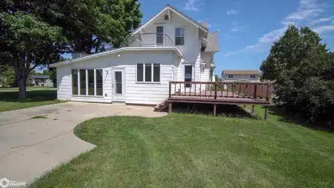 610 7th Ave, Ackley, IA 50601