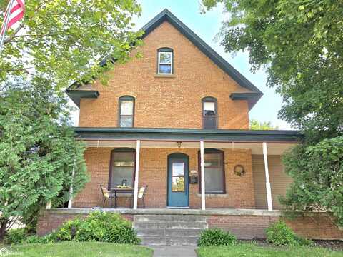 742 12th Street NE, Mason City, IA 50401