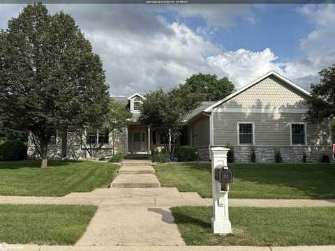 125 Pebble Creek Drive, Mason City, IA 50401