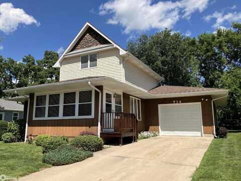 714 N 9th Street, Clear Lake, IA 50428