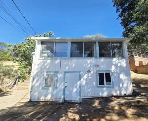 12331 Oakgrove Avenue, Clearlake Oaks, CA 95423