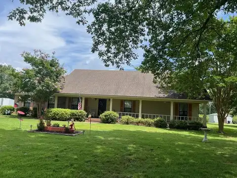 408 Hunters Parkway, Batesville, MS 38606