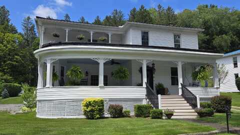 52 Cherry Hill Road, Philippi, WV 26416