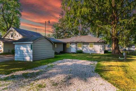586 S Lakeshore Drive, Kimmell, IN 46760