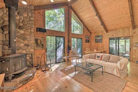 125 Town Hill Rd, Sandisfield, MA 01255