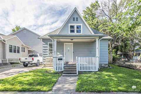 921 Kearney Street, Manhattan, KS 66502