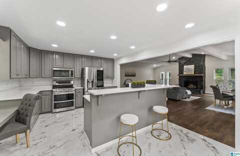 113 WOODLAND CIRCLE, TRUSSVILLE, AL 35173