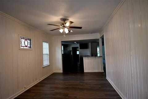 1015 E ELm Street, Hillsboro, TX 77645
