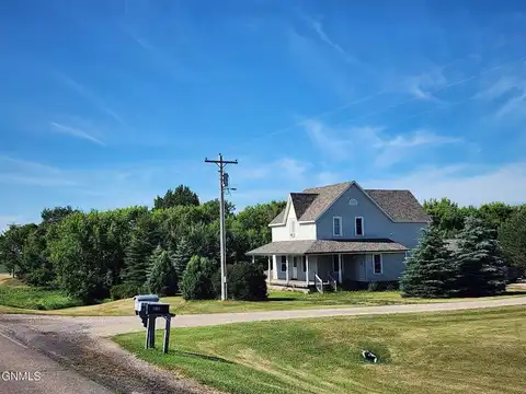 9613 County Rd 47, Bottineau, ND 58318
