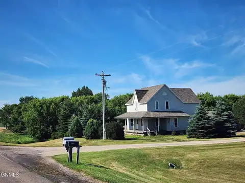 9613 County Rd 47, Bottineau, ND 58318