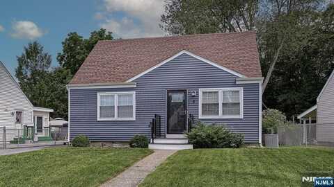 8 Carter Road, Wanaque, NJ 07420