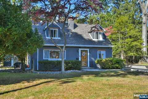 79 Colgate Avenue, Wyckoff, NJ 07481