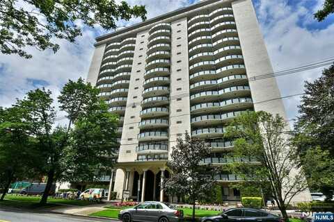 125 Prospect Avenue 14D, Hackensack, NJ 07601