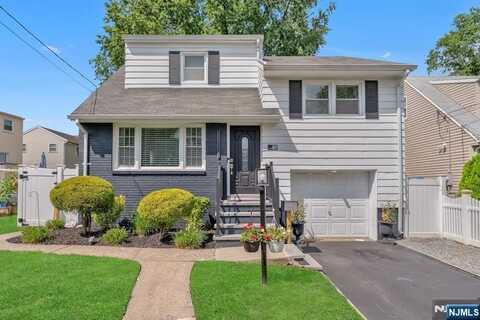 201 Maiden Lane, Bergenfield, NJ 07621