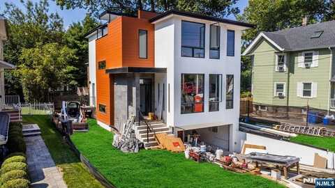 43 Grove Street, Tenafly, NJ 07670