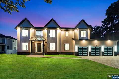 143 Fernwood Drive, Old Tappan, NJ 07675