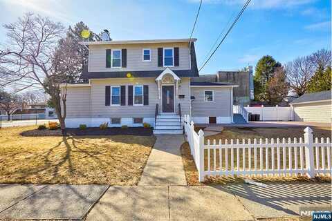 6 Levitt Avenue, Bergenfield, NJ 07621