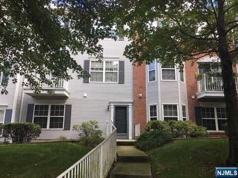 2080 Drake Court, Mahwah, NJ 07430