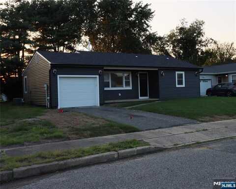 18 Bolingbroke Drive, Toms River, NJ 08757