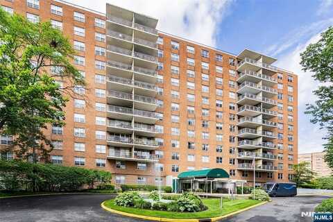 301 Beech Street 6C, Hackensack, NJ 07601