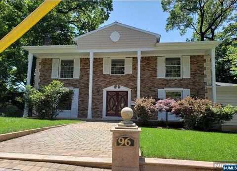 96 Heights Road, Paramus, NJ 07652