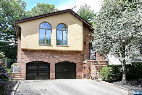 38 Irving Avenue, Englewood Cliffs, NJ 07632