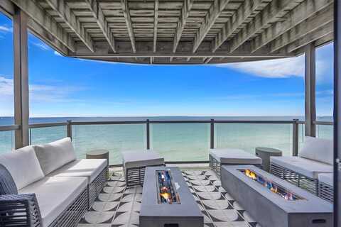 307 Michigan, Charlevoix, MI 49720