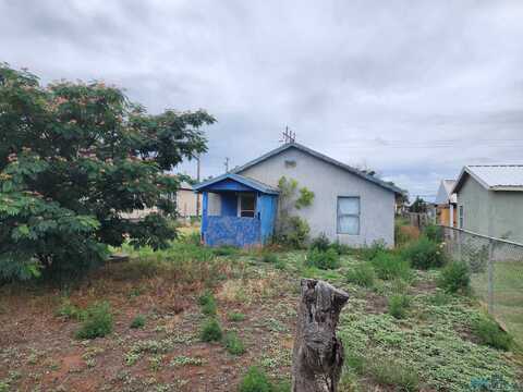 1121 N Austin Avenue, Portales, NM 88130