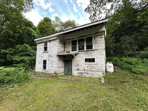 84 Signal Pine Road, Putney, VT 05346