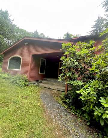 31 Greenleaf Road, Swanzey, NH 03446
