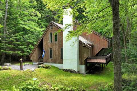 261 Hawk Spur Road, Plymouth, VT 05056