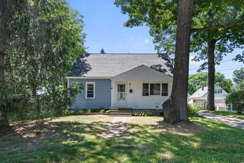 11 Edgewood Drive, Essex Junction, VT 05452