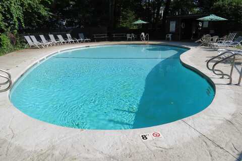 17 Midridge Circle, Londonderry, NH 03053