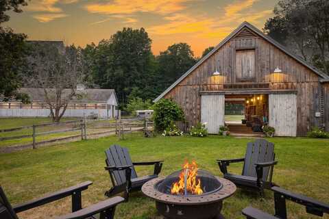 298 Exeter Road, Hampton Falls, NH 03844