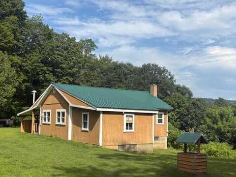 215 Old Quechee Road, Hartford, VT 05059