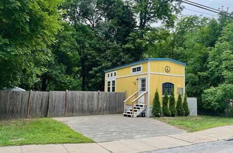 80 Pleasant Street, Ludlow, VT 05149