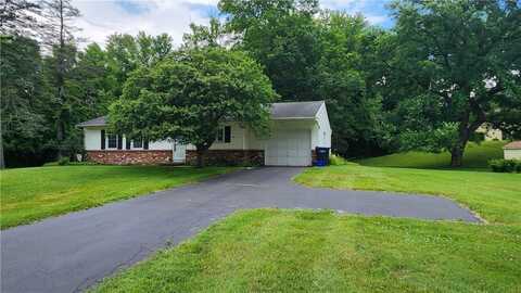 4 Brook Hollow, Perinton, NY 14534