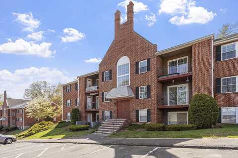 7 Louisburg Square, Nashua, NH 03060