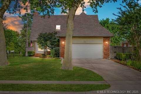 1620 S Florence Place, Tulsa, OK 74104