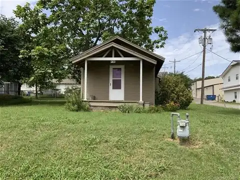 307 N Hartman Avenue, Cushing, OK 74023