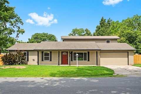 1704 Town And Country Road, Sand Springs, OK 74063
