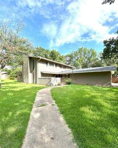 2222 Cloverleaf Place, Ardmore, OK 73401