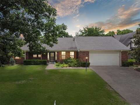 5839 S Louisville Avenue, Tulsa, OK 74135