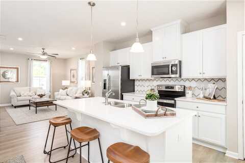 1814 Woodlands Pointe Drive, Charlotte, NC 28216