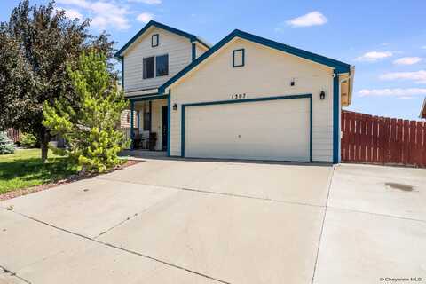 1307 MEDLEY LOOP, Cheyenne, WY 82007