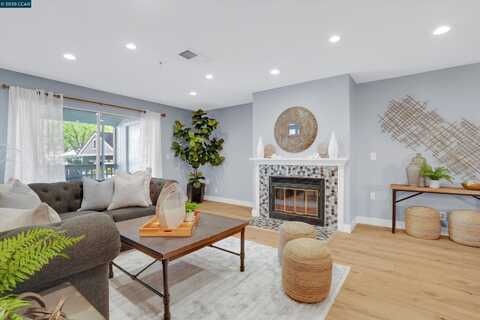 2725 Oak Rd, Walnut Creek, CA 94597