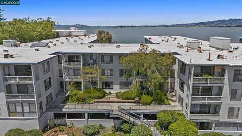 6 Captain Dr, Emeryville, CA 94608
