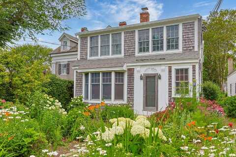 98 Commercial Street, Provincetown, MA 02657