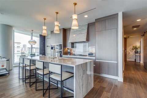 3130 N Harwood Street, Dallas, TX 75201