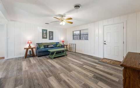 832 S Lamar Street, De Leon, TX 76444